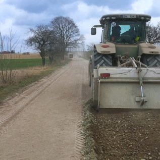 recykler mieszający grunt z dodatkiem hydrofobowym